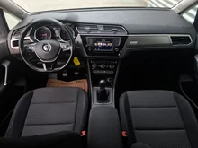 VW Touran Comfortline TDI SCR in Deep Black Perleffekt