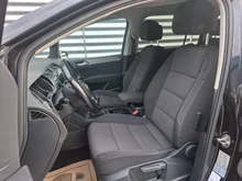 VW Touran Comfortline TDI SCR in Deep Black Perleffekt