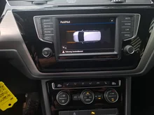 VW Touran Comfortline TDI SCR in Deep Black Perleffekt