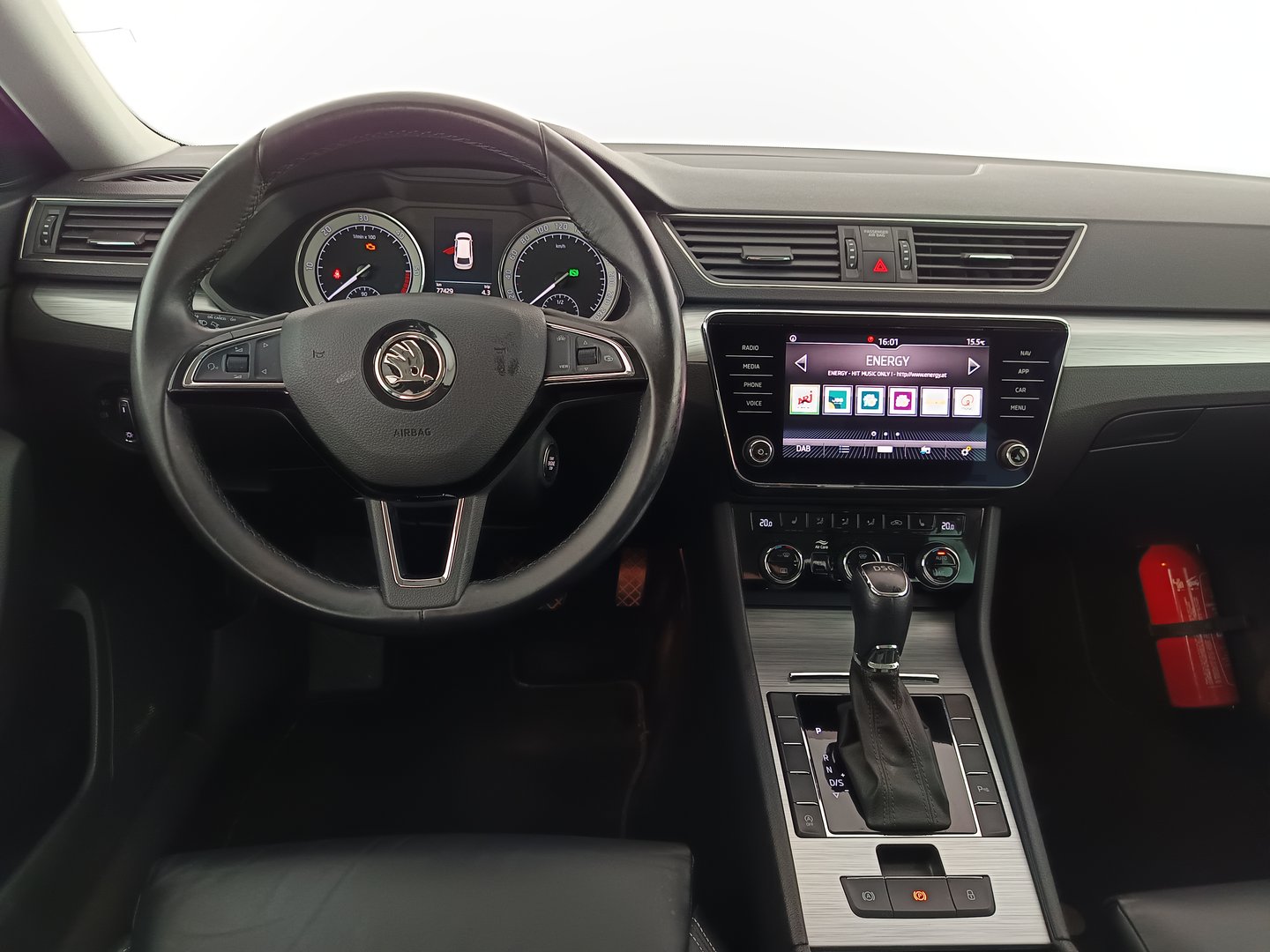Škoda SUPERB Combi Ambition TDI DSG | Bild 15 von 33