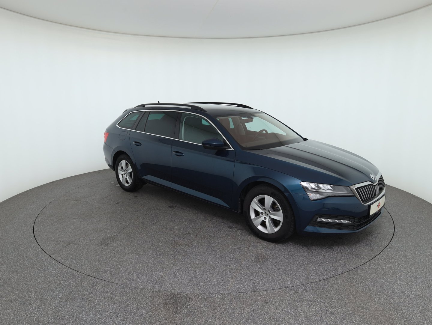 Škoda SUPERB Combi Ambition TDI DSG | Bild 4 von 33