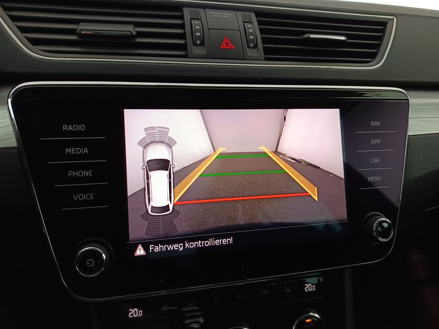 Škoda SUPERB Combi Ambition TDI DSG | Bild 24 von 33