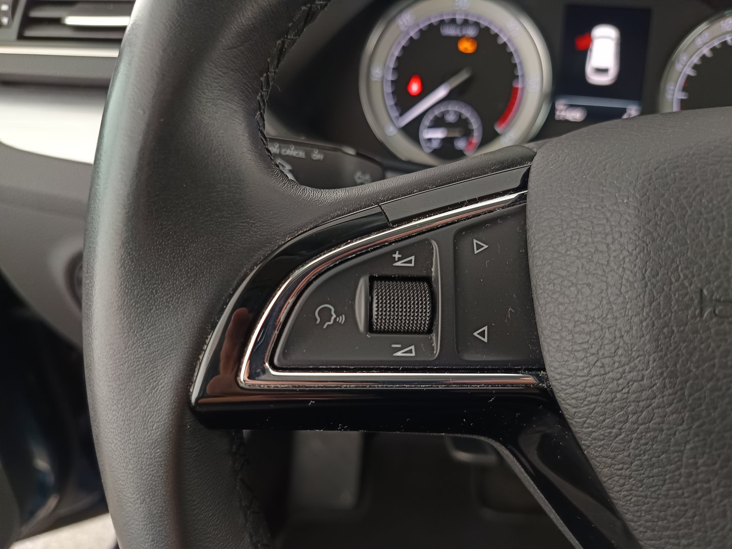 Škoda SUPERB Combi Ambition TDI DSG | Bild 17 von 33