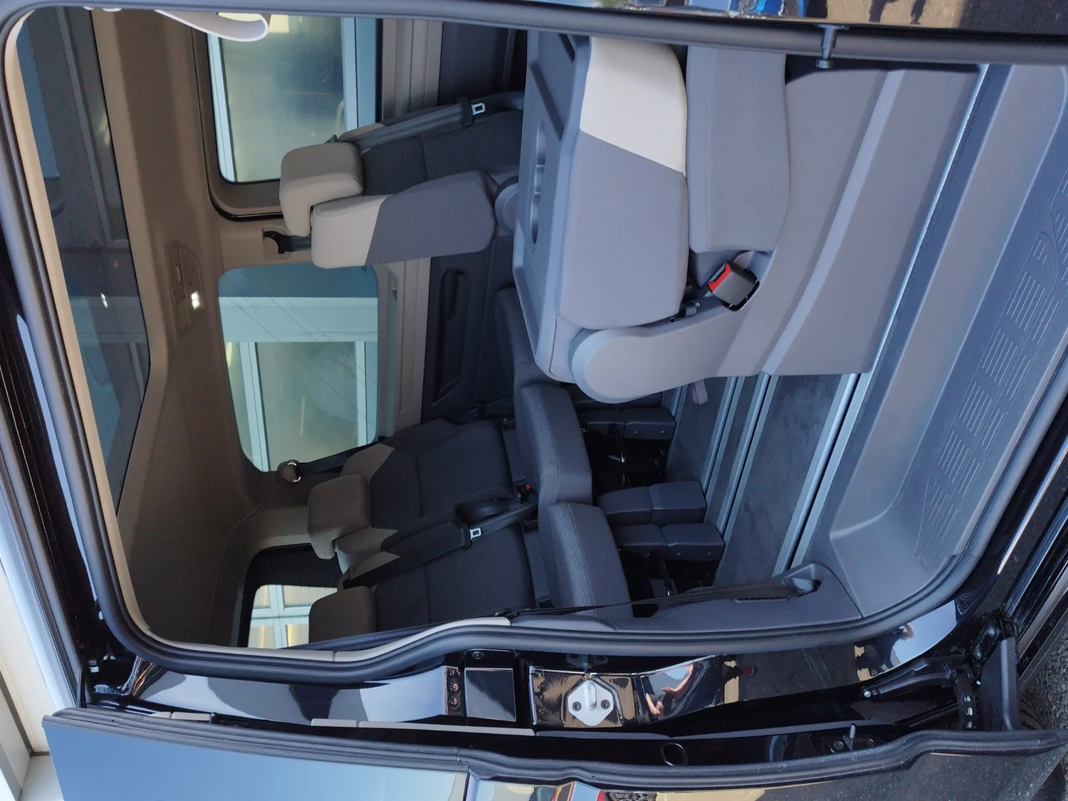 Bild eines VW Multivan Business ÜH TDI