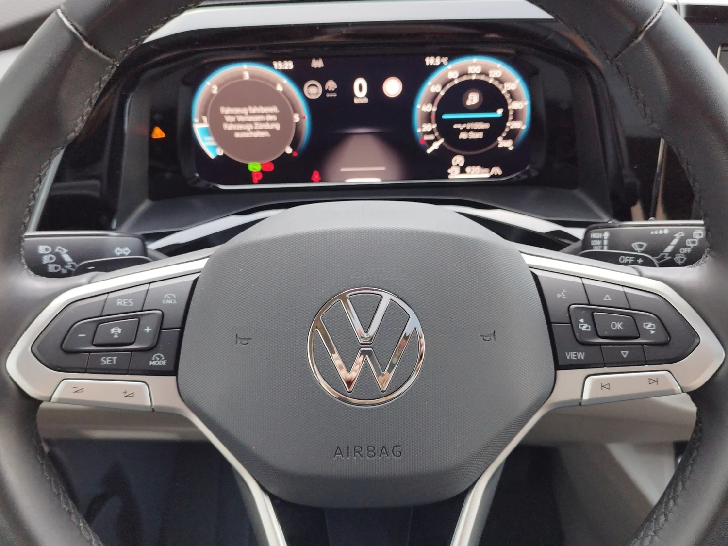 Bild eines VW Multivan Business ÜH TDI