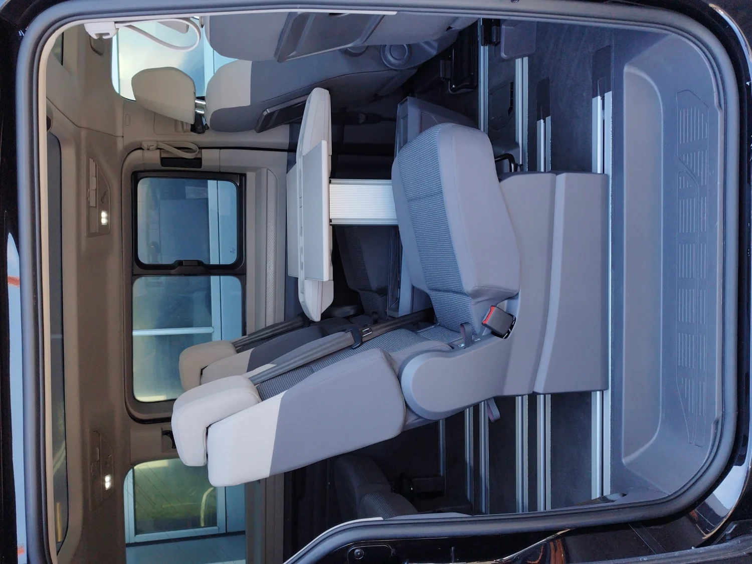 Bild eines VW Multivan Business ÜH TDI