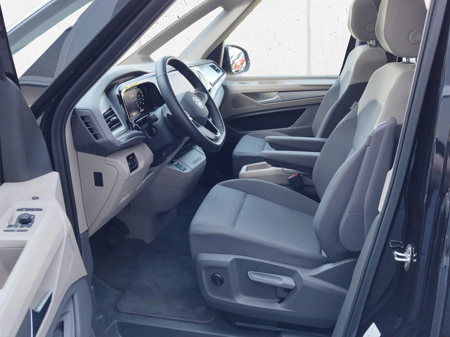 Bild eines VW Multivan Business ÜH TDI