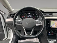 VW Passat Variant Elegance TDI DSG in PURE WHITE