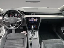 VW Passat Variant Elegance TDI DSG in PURE WHITE