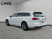 VW Passat Variant Elegance TDI DSG in PURE WHITE