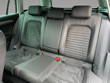 VW Passat Variant Elegance TDI DSG in PURE WHITE
