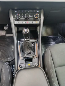 Škoda Karoq Ambition SC TDI in Brillant-Silber Metallic