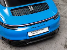 Porsche 911 Targa 4 GTS in sharkblue