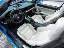 Porsche 911 Targa 4 GTS in sharkblue