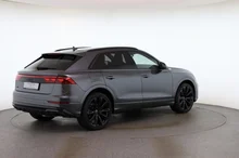 Audi Q8 e-hybrid quattro 360 kW in Daytonagrau Perleffekt