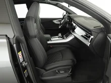 Audi Q8 e-hybrid quattro 360 kW in Daytonagrau Perleffekt
