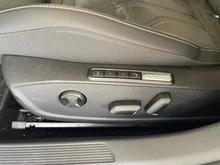 VW Golf Variant Business TDI DSG in Pure White
