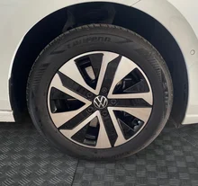 VW Golf Variant Business TDI DSG in Pure White