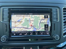 VW Sharan Business+ TDI SCR DSG 5-Sitzer in Deep Black Perleffekt