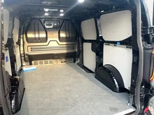VW Kastenwagen e-Transporter Kastenwagen 160 kW in Midnight Black Metallic