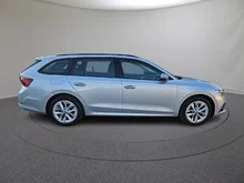 Škoda Octavia Combi Ambition TDI DSG in 8E Brilliant-Silber Metallic