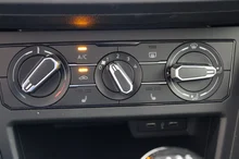VW Polo in Deep Black Perleffekt