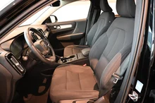 Volvo XC40 T2 Momentum Pro Geartronic in schwarz met.