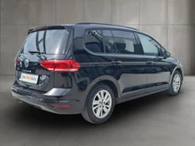 VW Touran Life TDI DSG in Deep Black Perleffekt