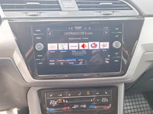 VW Touran Life TDI DSG in Deep Black Perleffekt