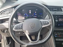 VW Touran Life TDI DSG in Deep Black Perleffekt