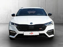 Škoda Octavia Combi RS iV 245 DSG in Moon-Weiß Metallic