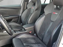 Škoda Octavia Combi RS iV 245 DSG in Moon-Weiß Metallic