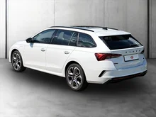 Škoda Octavia Combi RS iV 245 DSG in Moon-Weiß Metallic