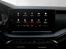 Škoda Octavia Combi RS iV 245 DSG in Moon-Weiß Metallic