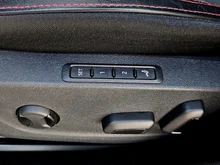 Škoda Octavia Combi RS iV 245 DSG in Moon-Weiß Metallic