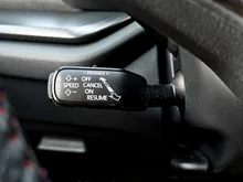 Škoda Octavia Combi RS iV 245 DSG in Moon-Weiß Metallic