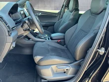 Škoda Karoq Sportline TSI DSG ACT in Black-Magic Perleffekt