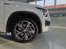 Škoda Kodiaq 4x4 SPORTLINE TDI DSG in Moon-Weiß Metallic