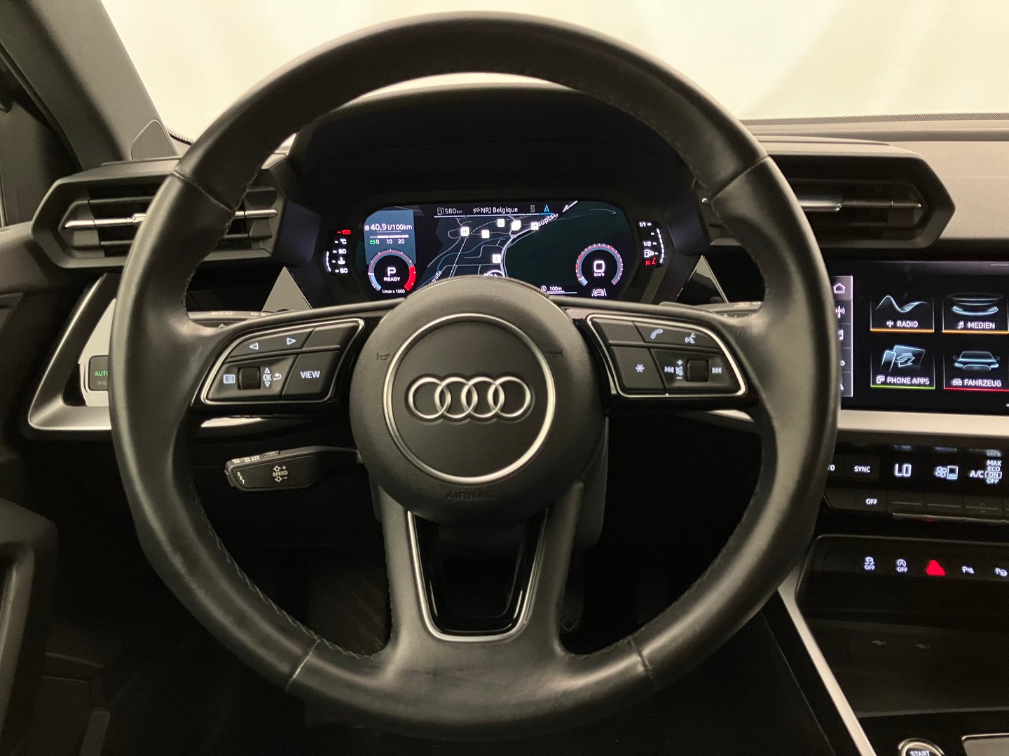 Audi A3 Limousine 35 TFSI S line exterieur | Bild 13 von 30
