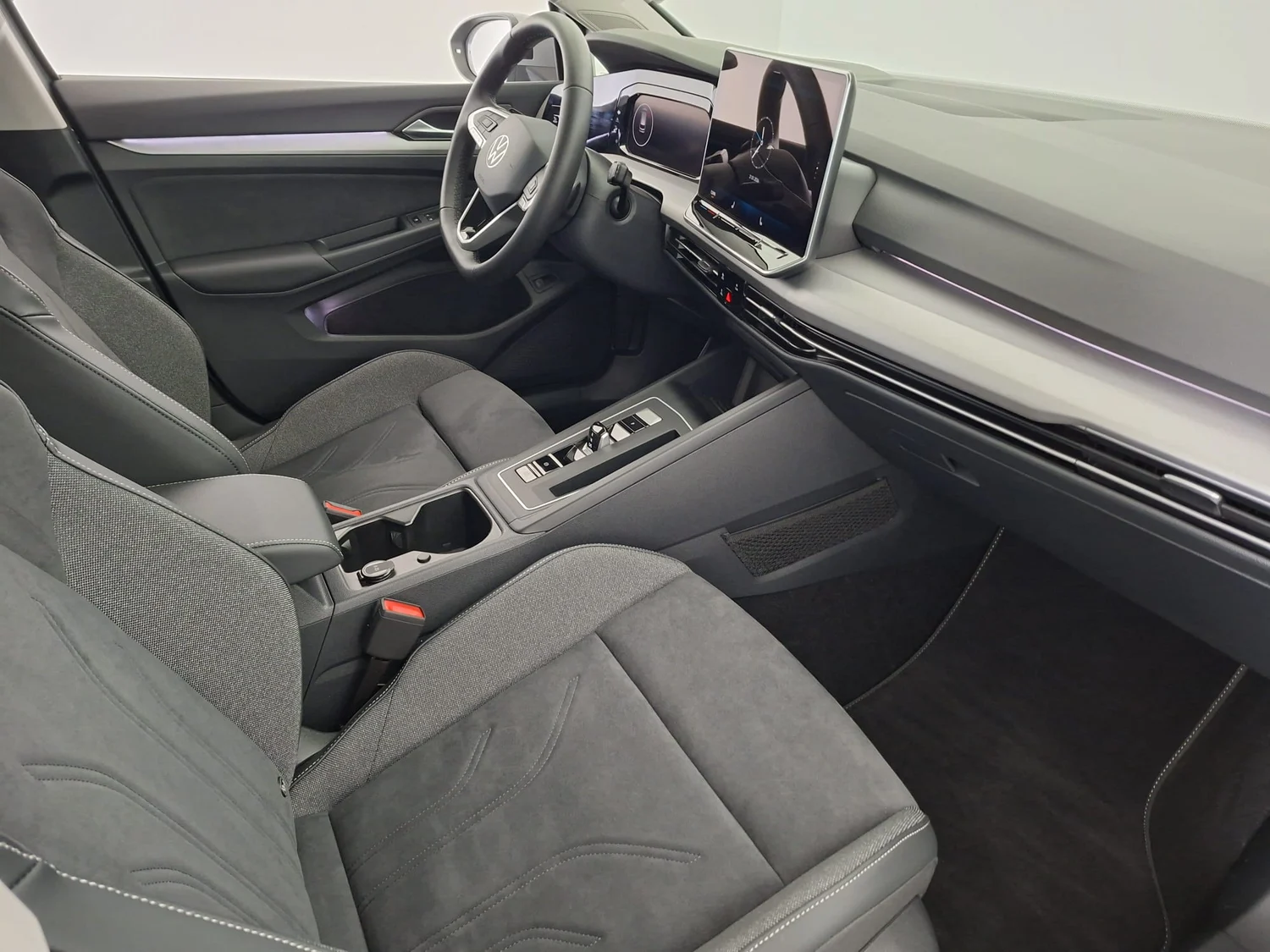 Bild eines Golf Variant Business mHeV DSG