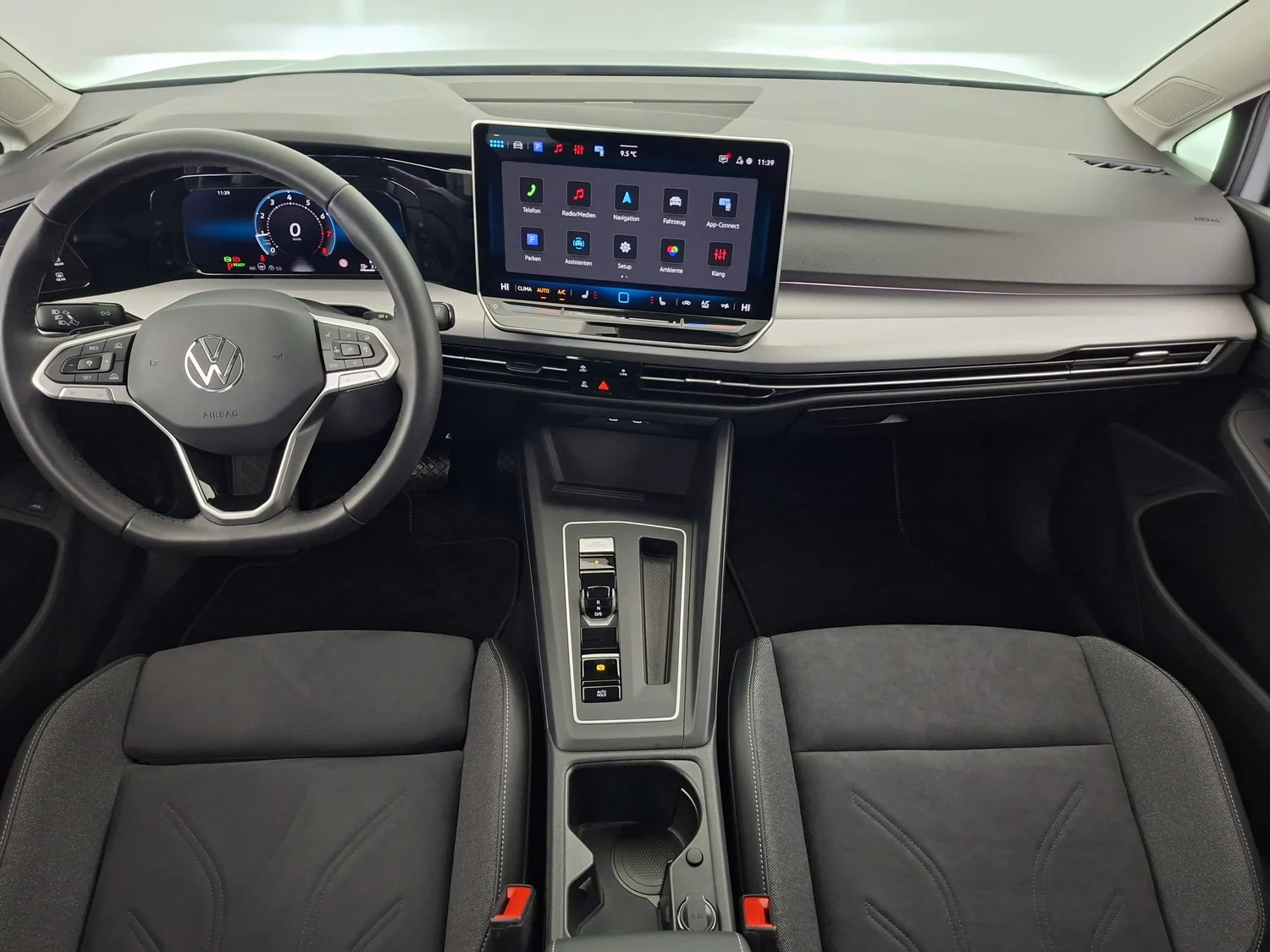 Bild eines Golf Variant Business mHeV DSG