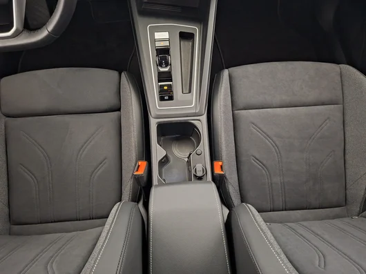 Bild eines Golf Variant Business mHeV DSG