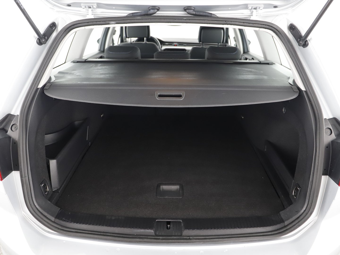 VW Passat GTE Variant | Bild 10 von 12