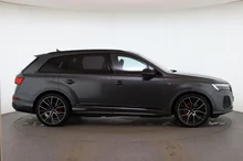 Audi Q7 50 TDI quattro S line in daytonagrau perleffekt