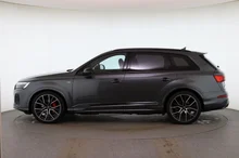 Audi Q7 50 TDI quattro S line in daytonagrau perleffekt