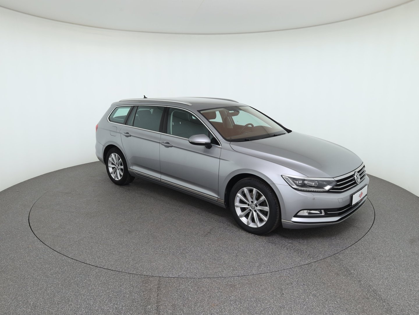 VW Passat Variant Highline TDI SCR DSG | Bild 3 von 33