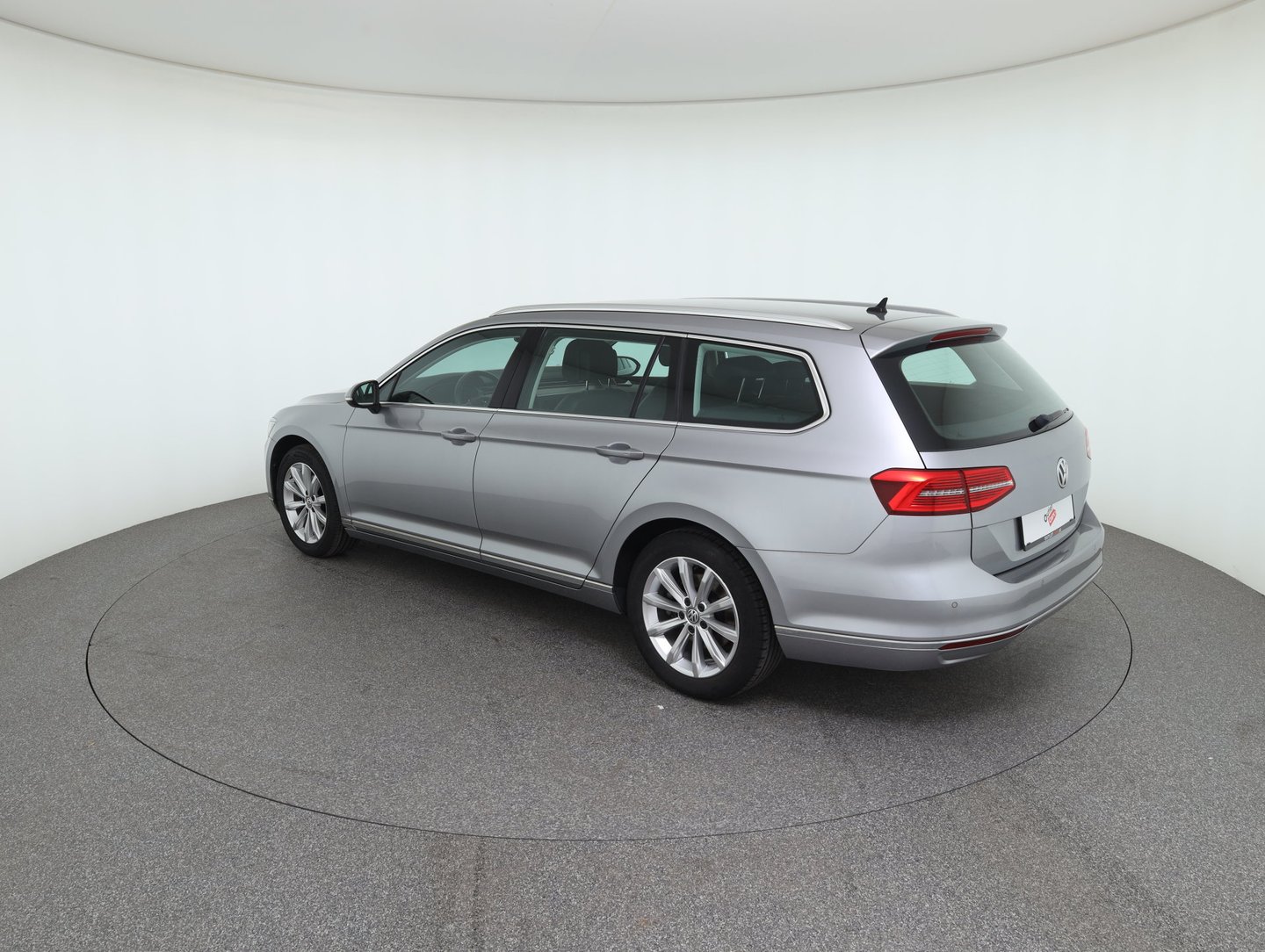 VW Passat Variant Highline TDI SCR DSG | Bild 7 von 33