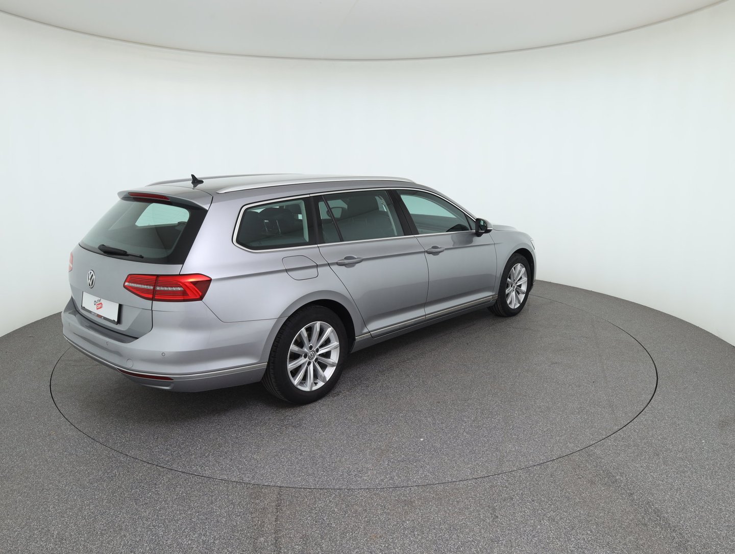 VW Passat Variant Highline TDI SCR DSG | Bild 5 von 33