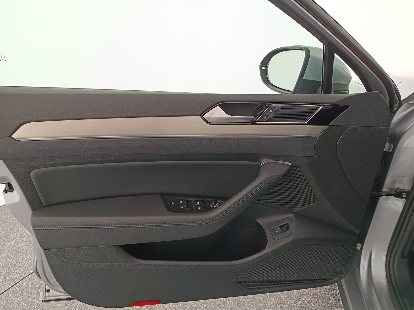 VW Passat Variant Highline TDI SCR DSG | Bild 10 von 33