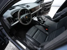Porsche Cayenne E-Hybrid Coupé in arktikgrau